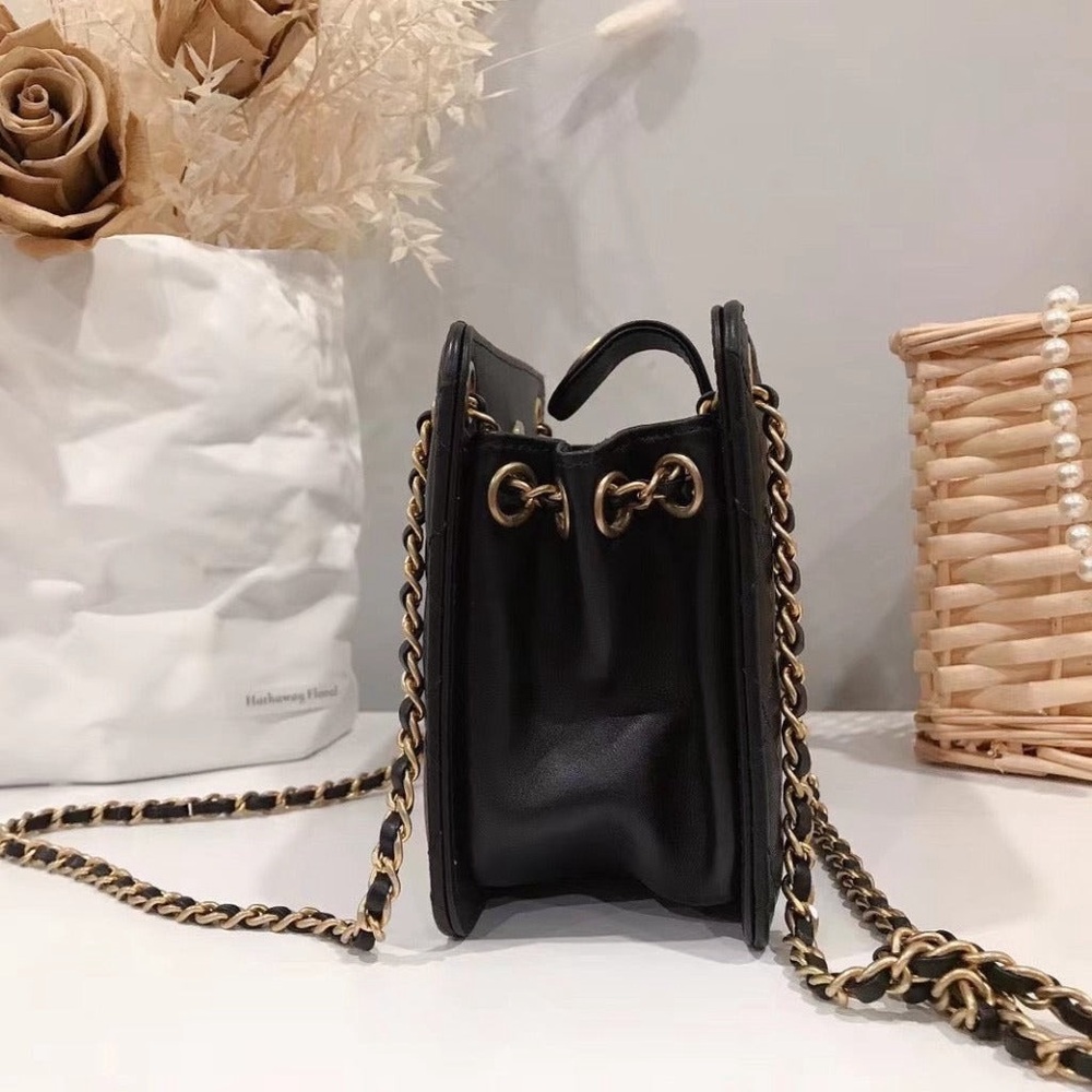 Chanel Calfskin CC Chain Accordion Tote Black New - Picture 2 of 5